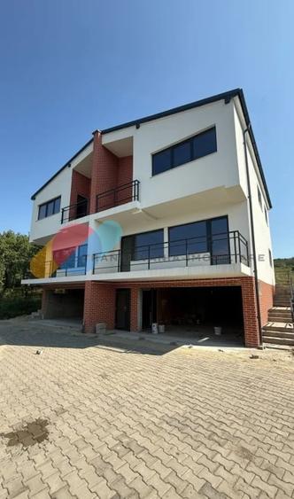 Duplex cu 4 camere cu Canalizare în Chinteni