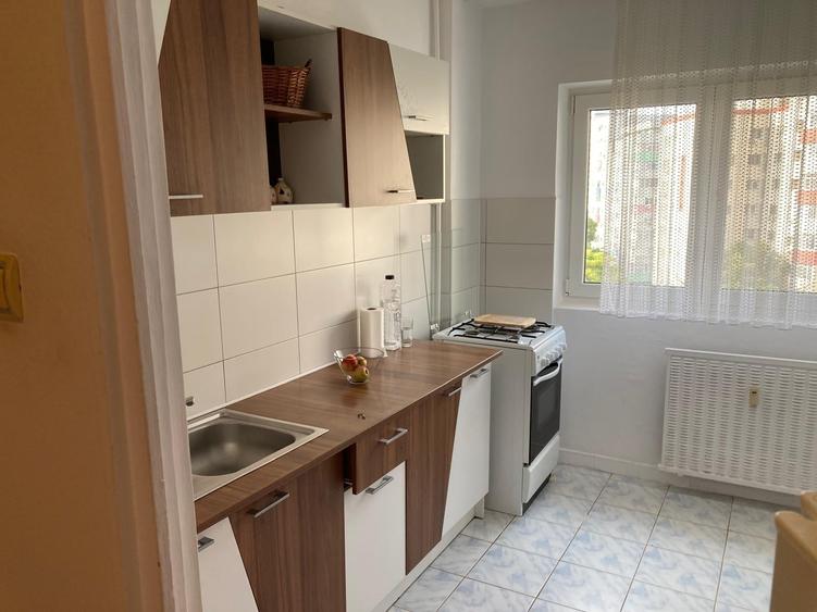 Apartament cu 2 camere semidecomandat în Brâncoveanu