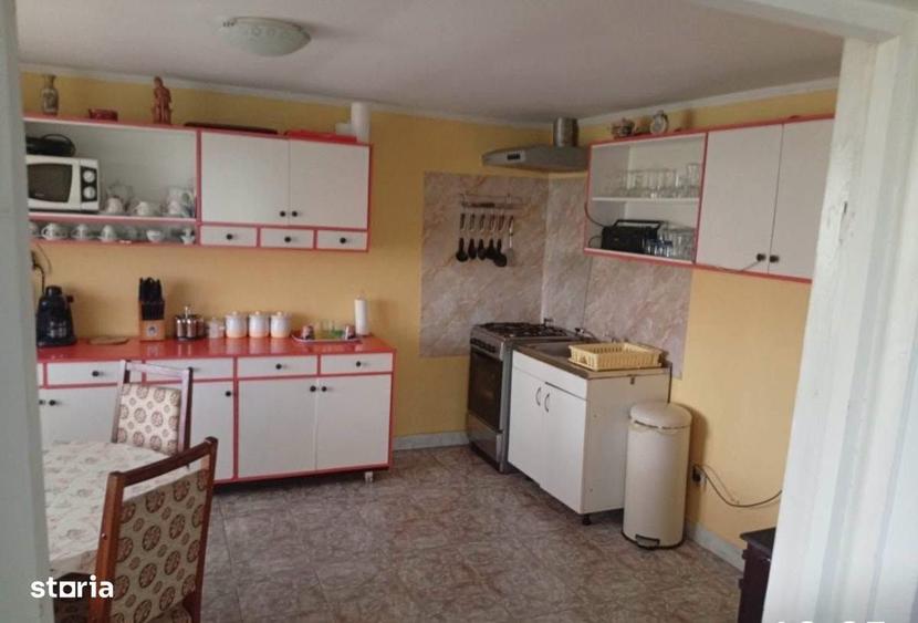 Casă cu 3 camere în Central