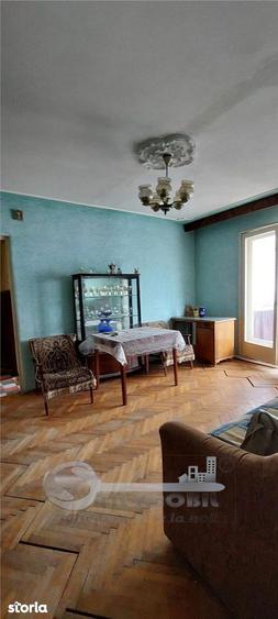 Apartament cu 4 camere semidecomandat în Copou