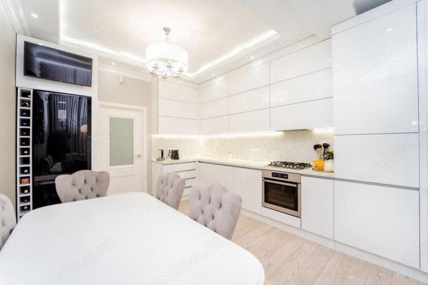Apartament cu 3 camere decomandat în Tineretului