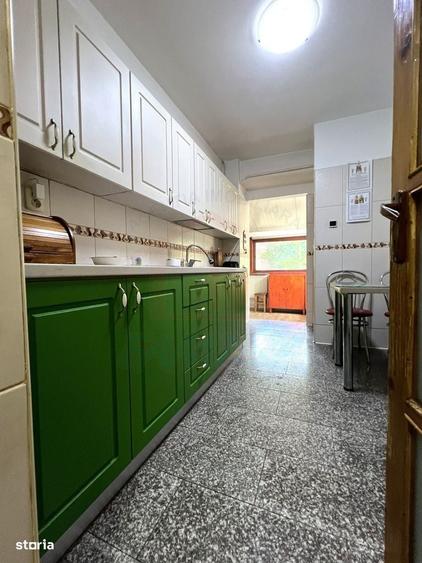 Apartament cu 4 camere decomandat în Micro 20