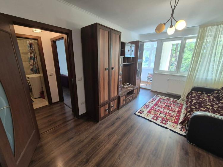 Apartament cu 2 camere semidecomandat în Basarabia