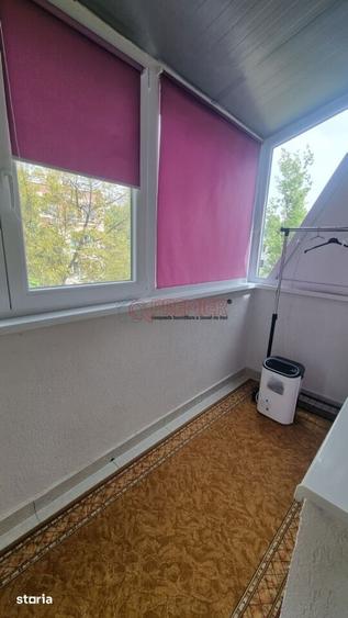 Apartament cu 3 camere, mobilat în Berceni