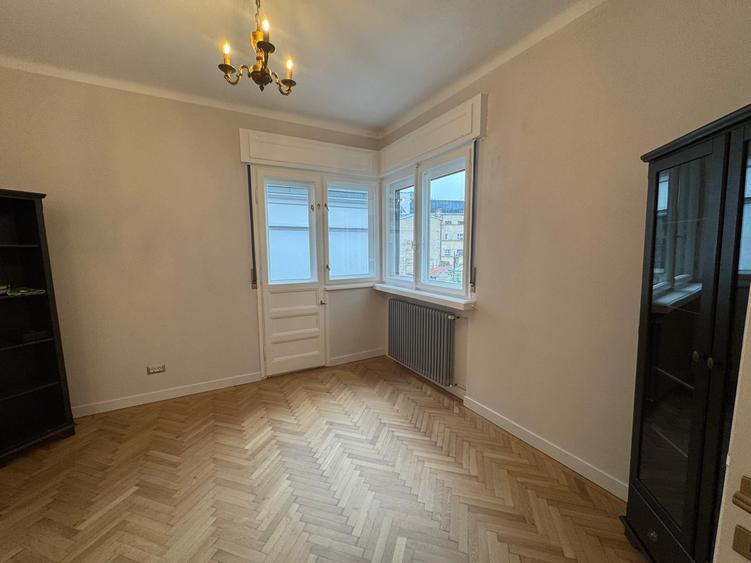 Apartament cu 3 camere decomandat, mobilat în P-ța Amzei