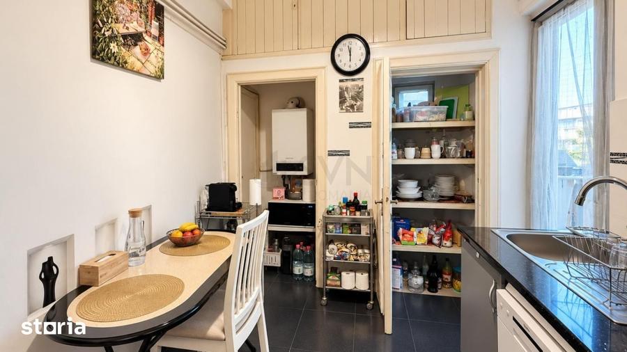 Apartament cu 3 camere semidecomandat, mobilat în Victoriei