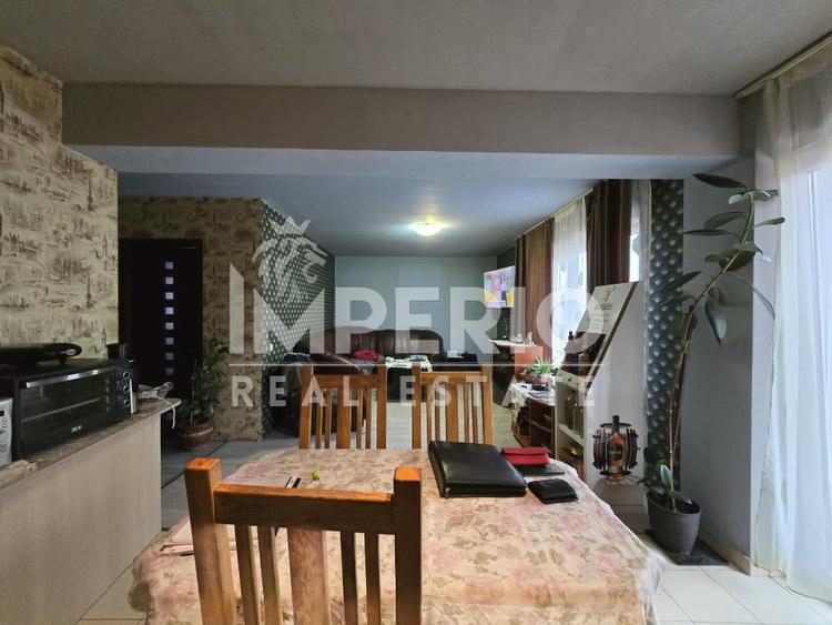 Apartament cu 5 camere semidecomandat, mobilat în Florești