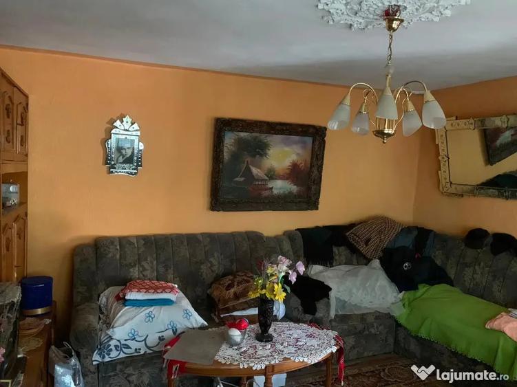 Casă cu 6 camere cu Teren 1874 Mp în Nana