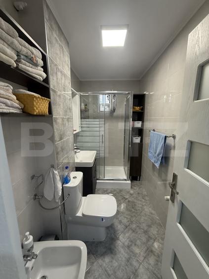 Apartament cu 4 camere decomandat, mobilat în Policlinica