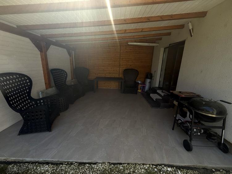 Duplex cu 4 camere cu Canalizare în Florești