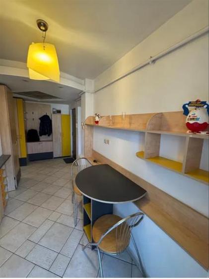 Apartament cu 2 camere decomandat în Aeroport