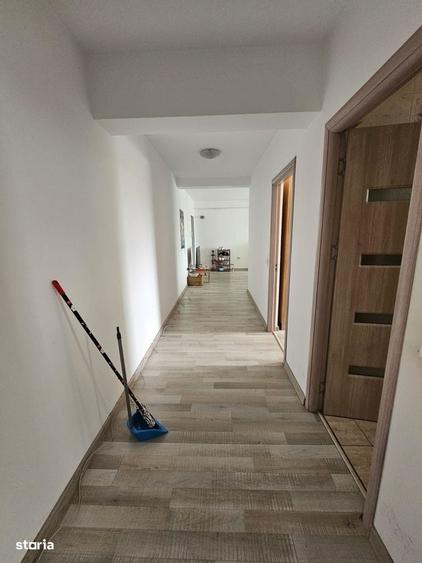 Apartament cu 3 camere în 1 Mai