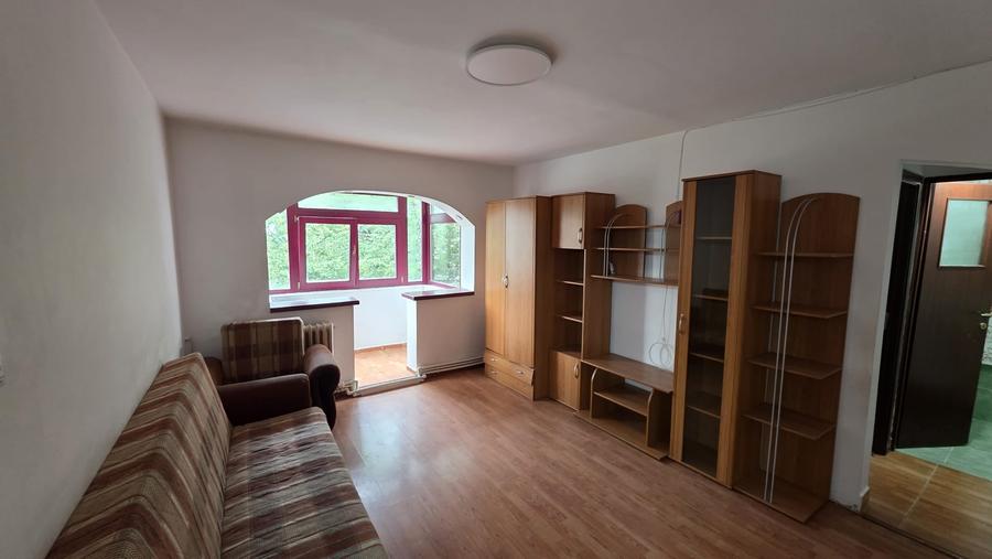 Apartament cu 2 camere semidecomandat în Vest