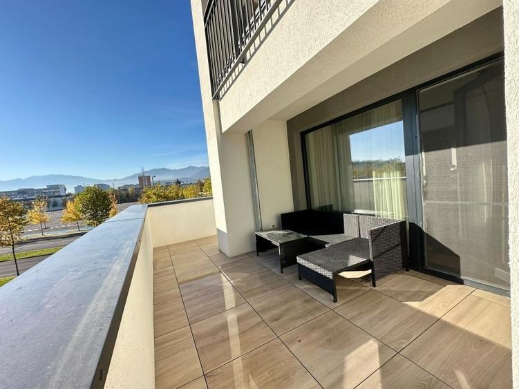 Apartament cu 2 camere decomandat, mobilat în Tractorul