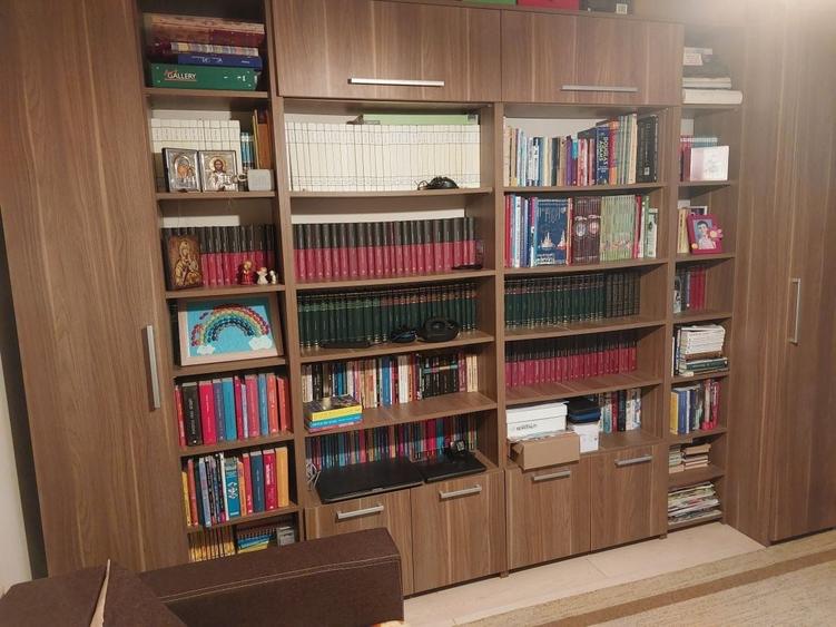 Apartament cu 4 camere decomandat, mobilat în Plopilor