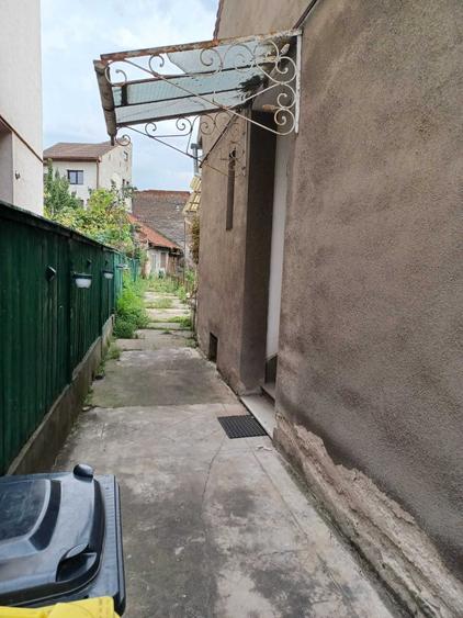 Casă cu 3 camere în Central