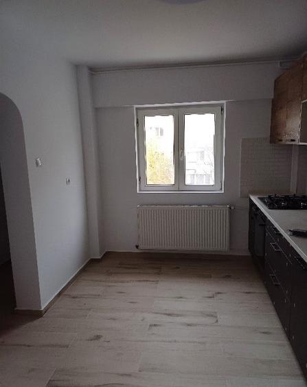 Apartament cu 4 camere decomandat în Beller