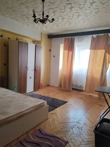 Apartament cu 3 camere decomandat în Traian