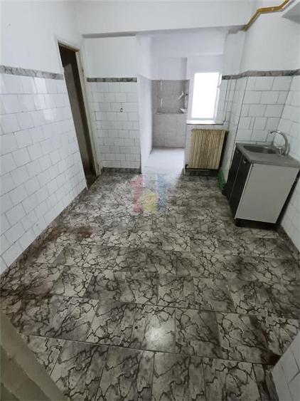 Apartament cu 4 camere decomandat în Călărași