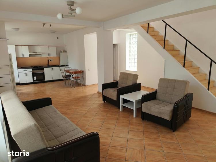 Casă cu 4 camere cu Teren 220 Mp în Calea București