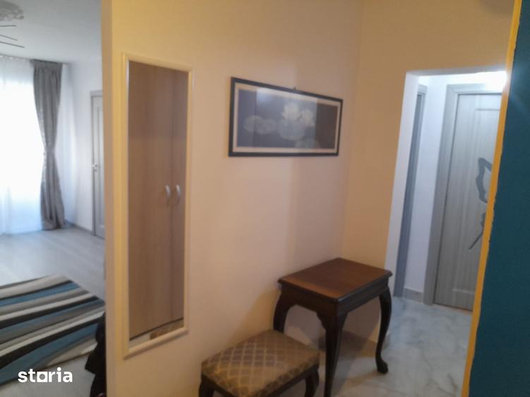 Apartament cu 3 camere în Tineretului