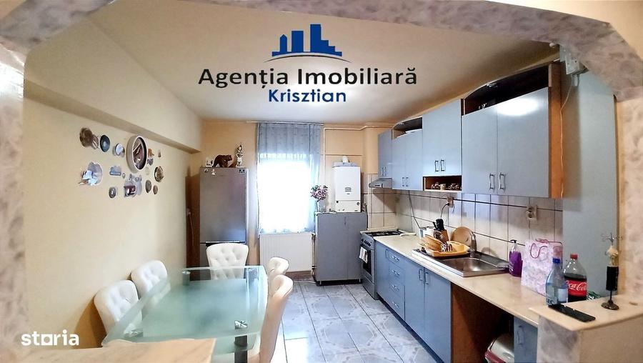 Apartament cu 2 camere decomandat în Micro 16