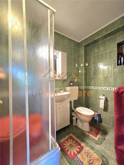 Casă cu 6 camere cu Teren 1761 Mp în Izlaz