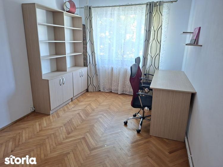 Apartament cu 4 camere decomandat în Gruia
