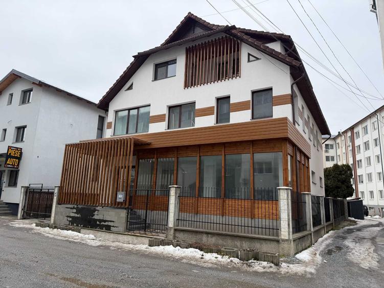 Spațiu comercial, de 600 mp, în Central