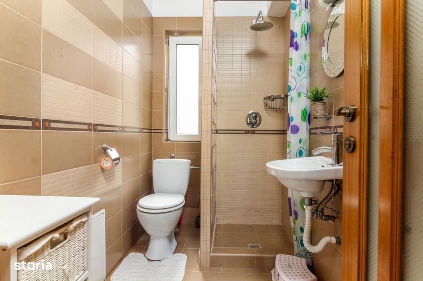 Casă cu 4 camere în Câmpului
