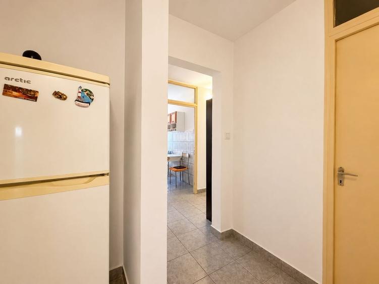 Apartament 3 camere decomandat, zona Alfa, etaj 1, două băi - 11