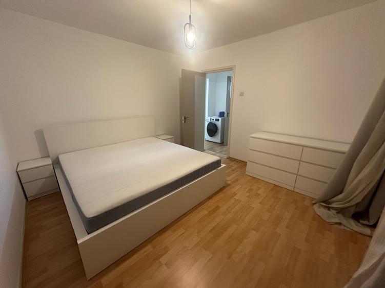 Apartament cu 3 camere decomandat în Politehnica