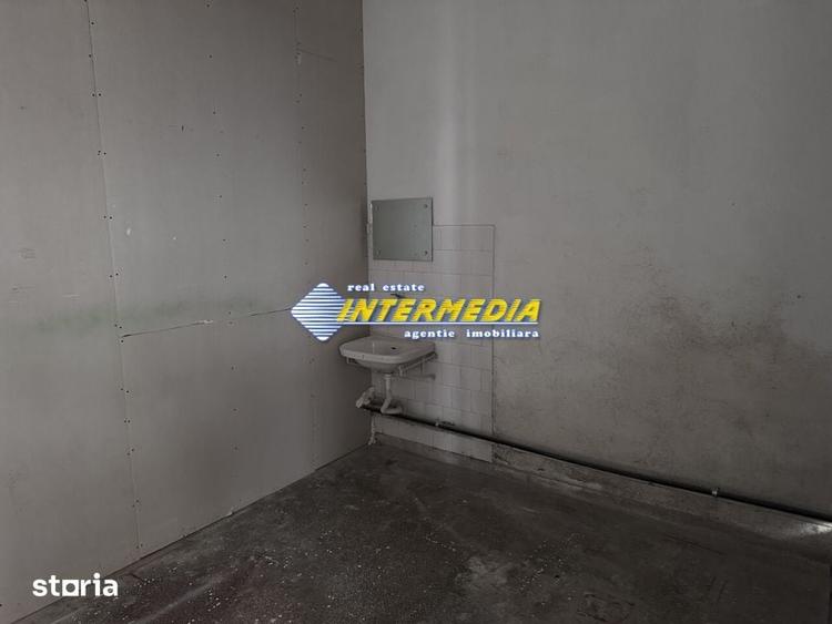 Spațiu comercial, de 250 mp, în Lipoveni