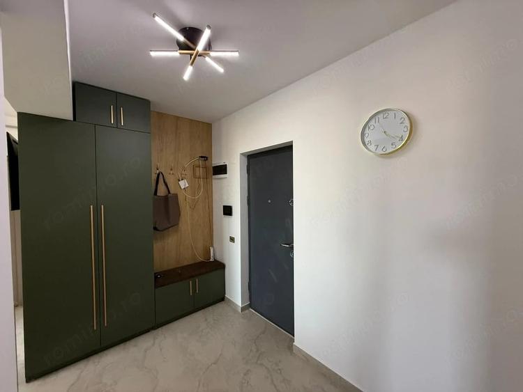 Apartament cu 3 camere semidecomandat în Central