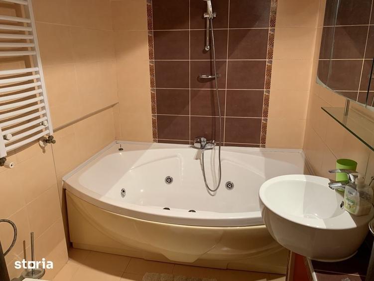 Apartament cu 3 camere în Berceni