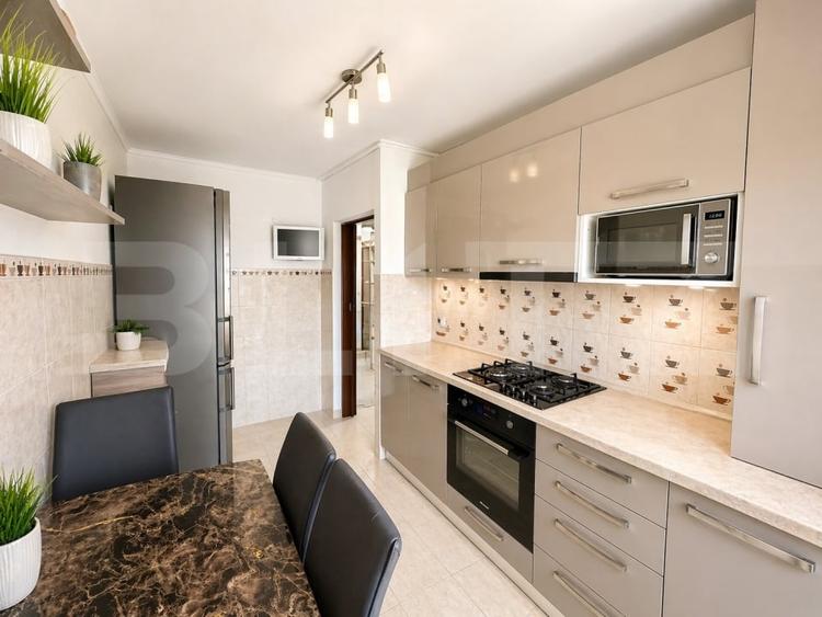 Apartament cu 5 camere decomandat, mobilat în Cetate