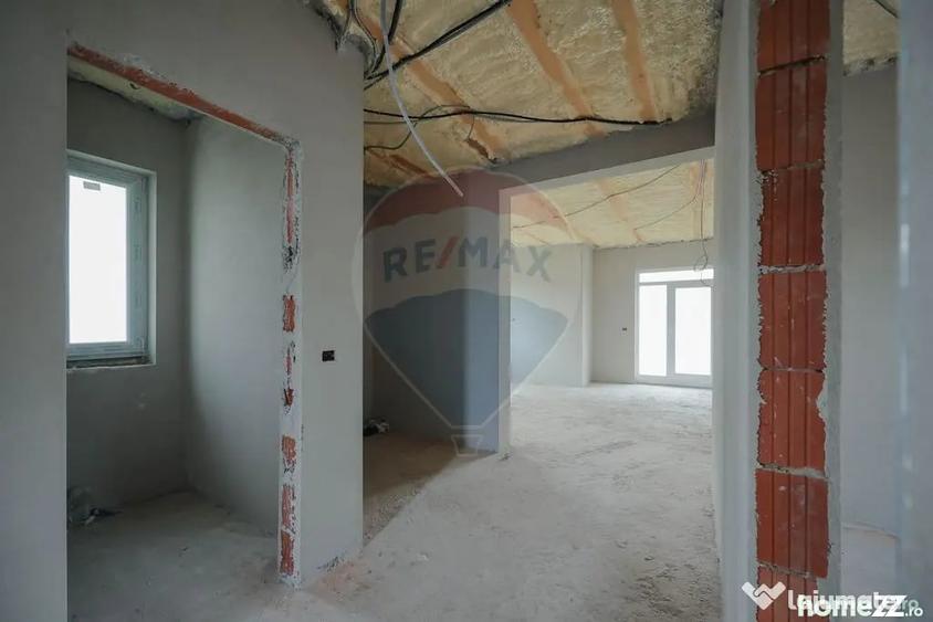 Casă cu 3 camere cu Teren 455 Mp în Cihei