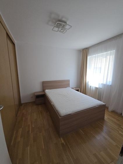 Apartament cu 4 camere decomandat, mobilat în Central