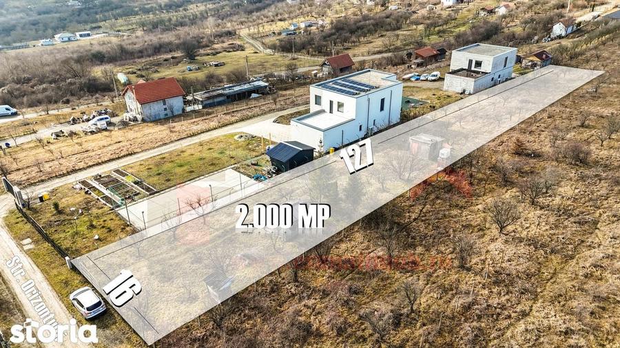 Teren de 2000 mp, în Est