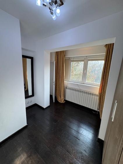 Apartament cu 3 camere semidecomandat în Vatra Luminoasă