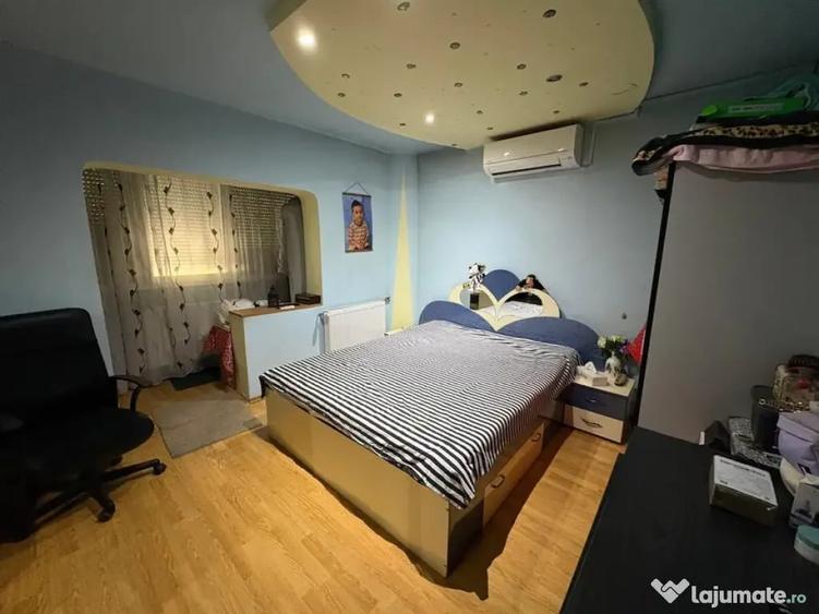 Apartament cu 3 camere decomandat în Vitan
