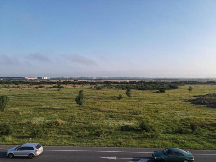 Teren Construcții intravilan de 24667 mp, în Ghiroda
