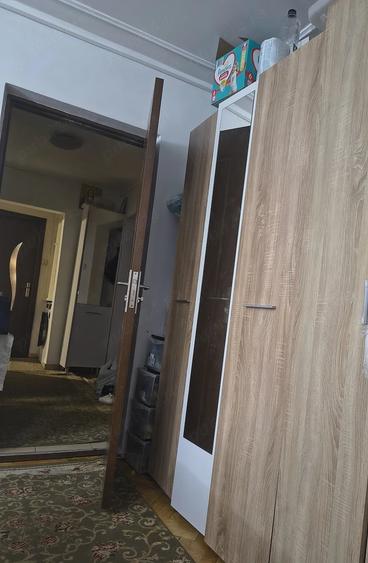 Apartament cu 3 camere decomandat în Canta