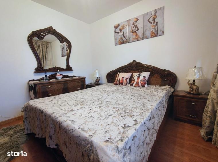 Apartament cu 3 camere decomandat în Albești