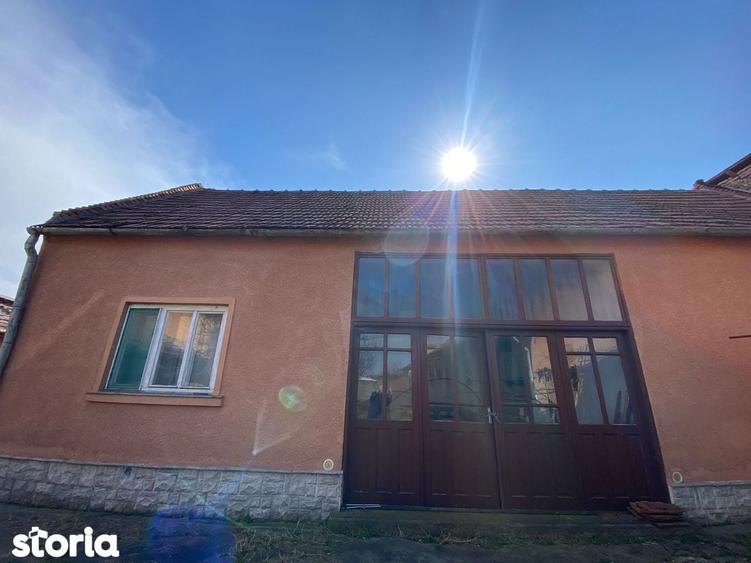 De vanzare Casa veche cu gradina mare,ideala pentru investitii moderne - 5