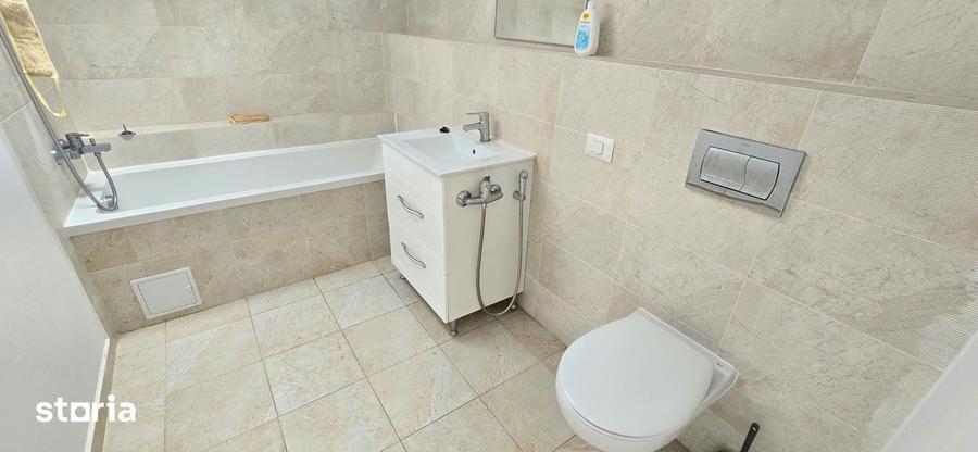 Casă cu 5 camere cu Teren 330 Mp în Ferme