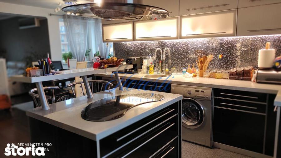 Apartament cu 3 camere semidecomandat, mobilat în Bună Ziua