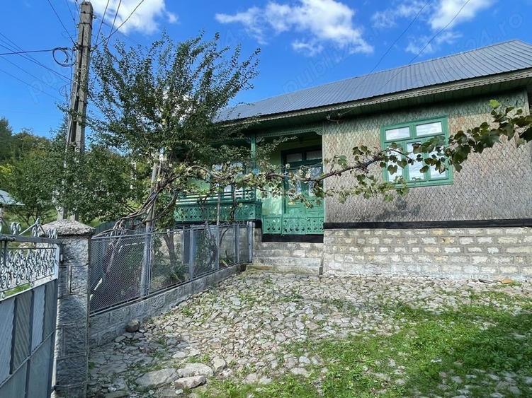 Casa de vanzare comuna Soveja - sat Rucareni (centru)