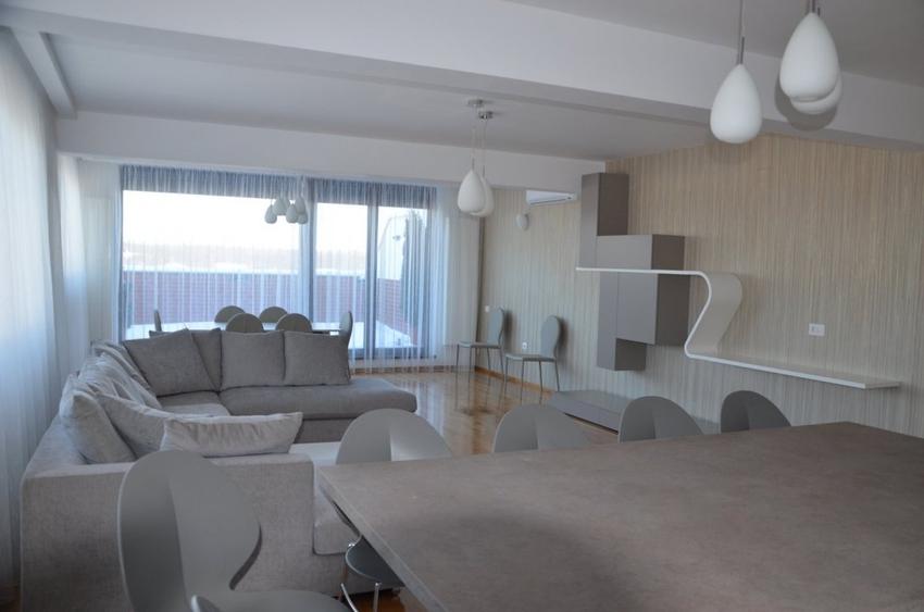 Apartament cu 3 camere decomandat, mobilat în Grădina Icoanei
