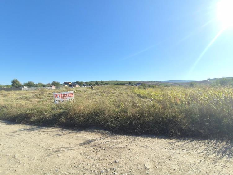 Teren Construcții intravilan de 675 mp, în Bucium